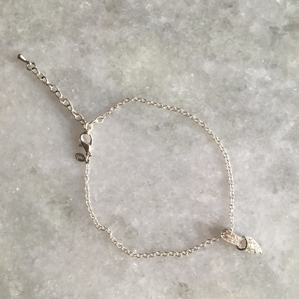 Ankle bracelet with Cinderella shoe pendant